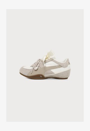Puma, BELLA MINA - Αθλητικά παπούτσια - birch/gum
