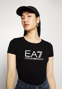 EA7 Emporio Armani Triko s potiskem - black/white