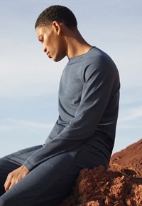 Calida DEEPSLEEPWEAR WARMING - Pyjama top - anthrazit