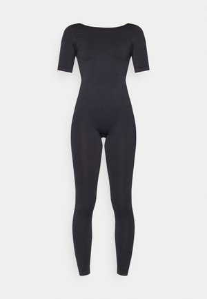 Crni bodi s kratkim rukavima, izrađen od glatkog, rastezljivog materijala. Prilagodljiv dizajn s okruglim izrezom i dugim nogavicama. Bez kopčanja.