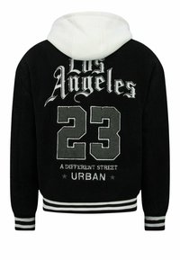 Zwarte fleecejas met witte capuchon, met "Los Angeles" en het nummer "23" in grote letters. Geribbelde manchetten en zoom, stedelijke grafische ontwerpdetails.