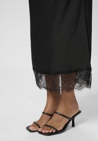 Kaffe HILDA  - Maxi sukně - black deep