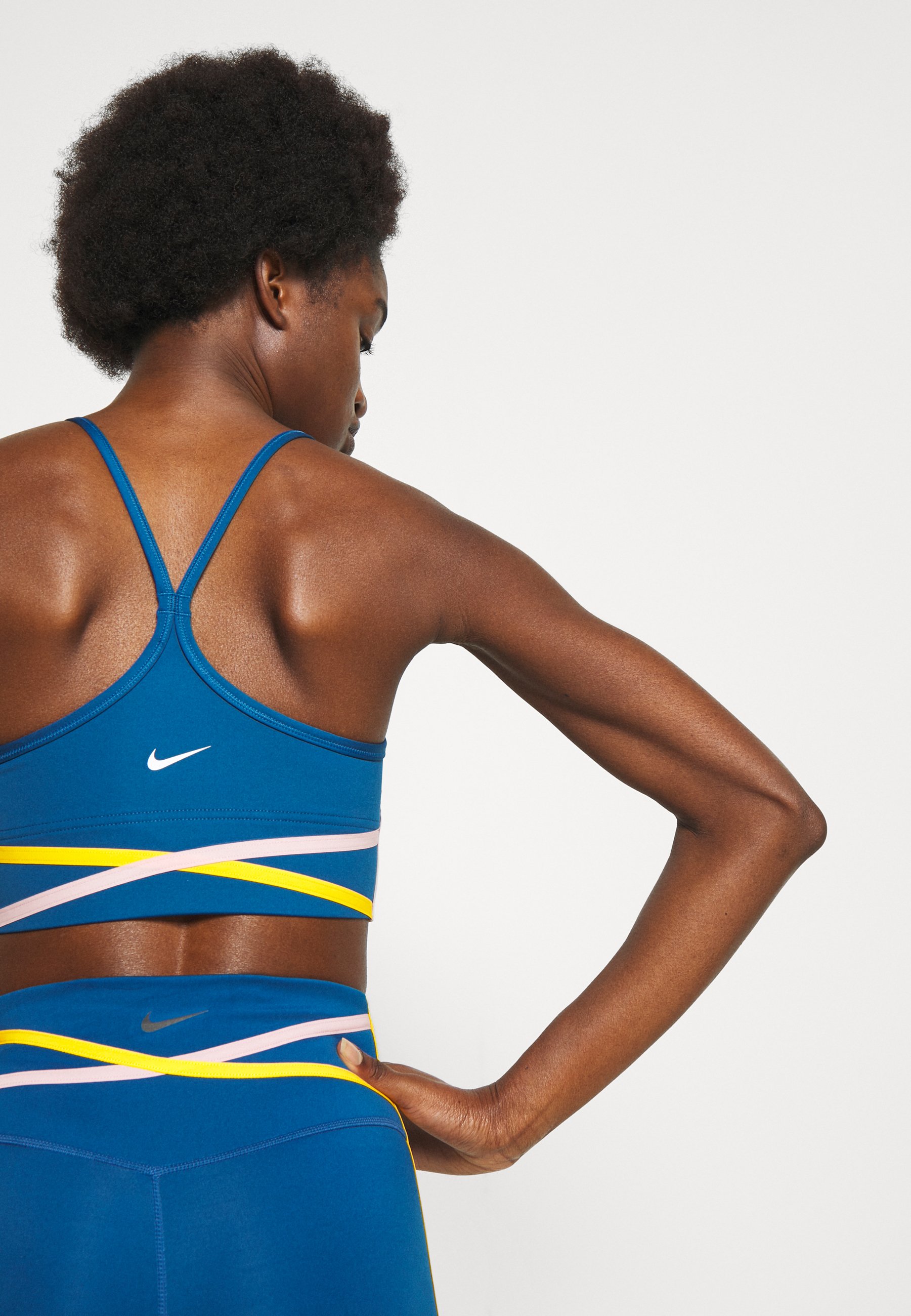 Nike Performance INDY BRA - Sport-bh met light support - court blue/pink  glaze/university gold/white/blauw - Zalando.nl