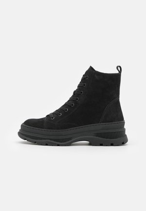 Ankle boot