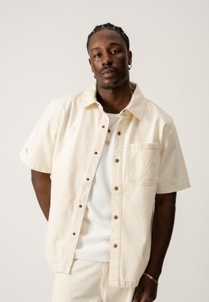 BLKVIS DENIM SHORTSLEEVE UNISEX - Skjortebluser - antique white