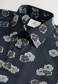 REGULAR FIT - SHORT SLEEVE PRINTED - Krekls - navy blue floral embroided