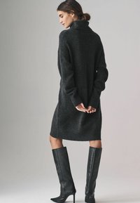 THE SET 2 PACK ROLL NECK - Svetríkové šaty - charcoal grey mink