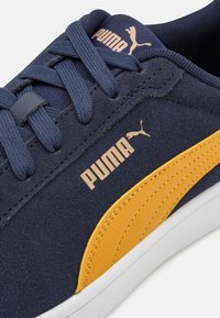 Puma SMASH 3.0 UNISEX - Sapatilhas - navy/amber/gold/white