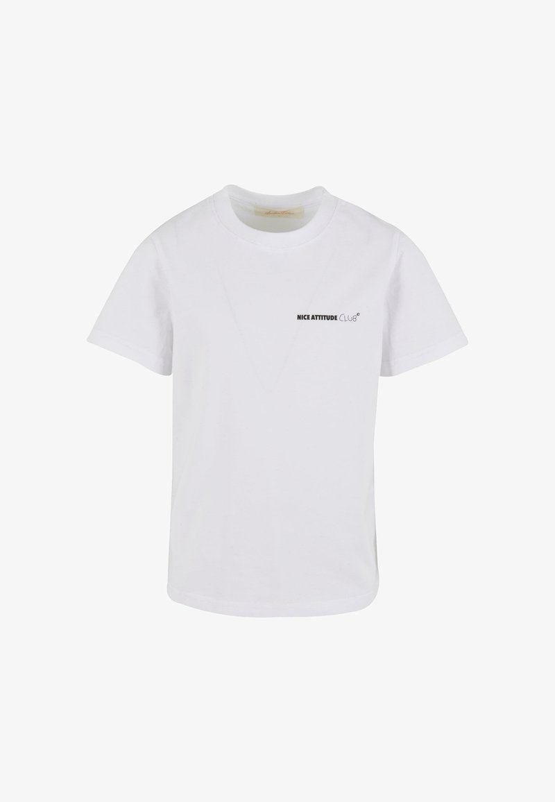 Valge puuvillane T-särk lühikeste varrukatega ja ringlõikega kaelusega. Ees on kiri "HEA HOIA KLUBI" musta värviga.