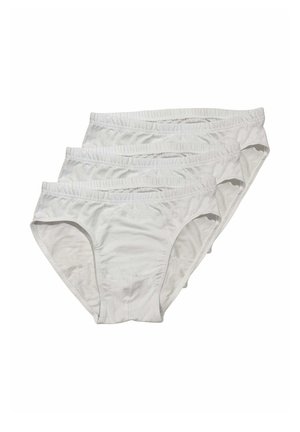 Tre slip da uomo in cotone bianco impilati, che mostrano elastici in vita e taglio classico frontale.