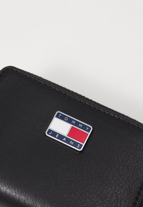 PILLOW SMALL - Wallet4