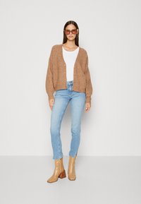 Mos Mosh THORA V-NECK - Cardigan - cinnamon swirl