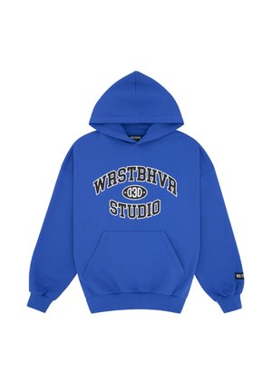 Niebieska bluza z kapturem wykonana z bawełny, z przednią kieszenią typu kangurek, kapturem na sznurki oraz grafiką "WRSTBHVR STUDIO" w białym i czarnym kolorze.