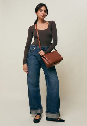 MISAKO BOTI - Torba čez telo - camel