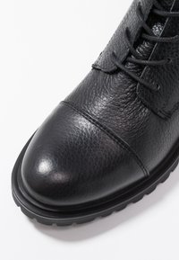 Zign Botines con cordones - black
