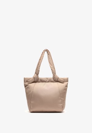 Borsa tote beige, morbida e imbottita, con due manici robusti. Presenta una texture liscia e trapuntata e un design minimalista. Struttura ampia.