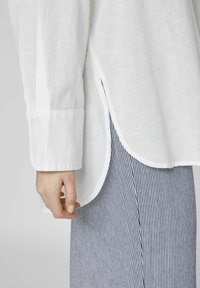 VILA LOOSE FIT - Overhemdblouse - bright white