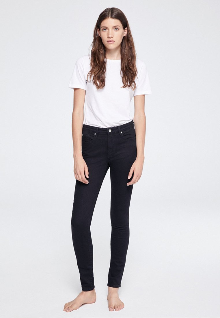 ARMEDANGELS Slim fit jeans zwart