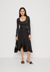 VILA VIELLETTE HW SU-EV - A-silueta svārki - black
