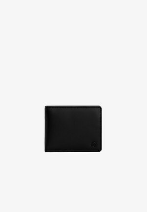 Černá kožená peněženka s hladkým povrchem, obdélníkovým tvarem a jemným logem. Má minimální prošívání a elegantní design.