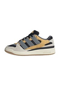 Unselected, core black oat off white