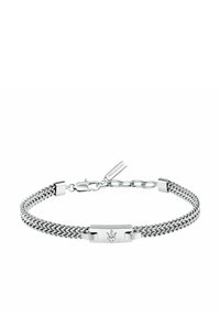 Bracciale in catena intrecciata argento con chiusura lucida e un charm rettangolare con logo a forma di corona. Il design è elegante e moderno.
