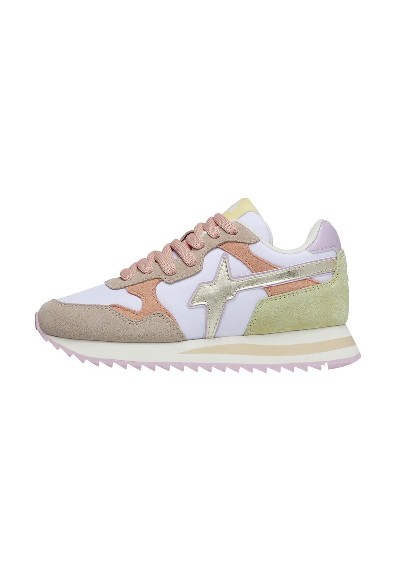 Sneakers caratterizzati da una combinazione di suede e mesh bianco, rosa pastello, verde e viola chiaro con un accento argento e suola in gomma testurizzata.