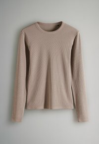 Thumbnail Image 6
