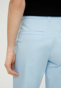 s.Oliver REGULAR BERMUDA - Shorts - hellblau
