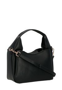 Czarna torebka z fakturowanej sztucznej skóry o zaokrąglonym kształcie, z dwoma górnymi uchwytami i odpinanym paskiem na ramię z złotymi dodatkami.