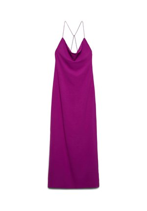 Abito lungo viola senza maniche con scollo drappeggiato e sottili spalline incrociate sul retro, su sfondo bianco.