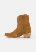 Free People NEW FRONTIER WESTERN BOOT - Cowboy-/Bikerstiefelette ...