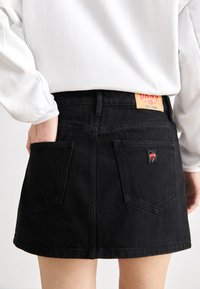 DKNY SKIRT - Farmerszoknya - black