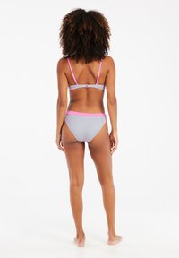 Protest EZRA SET - Bikini - smoothie pink