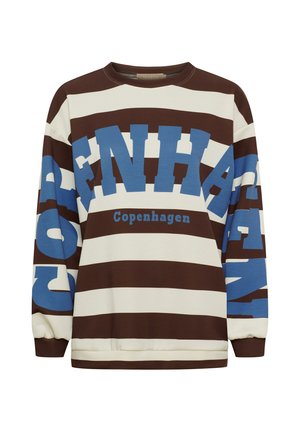 Langærmet sweatshirt med brede horisontale brune og hvide striber, stor blå "COPENHAGEN" tekst på front og ærmer.