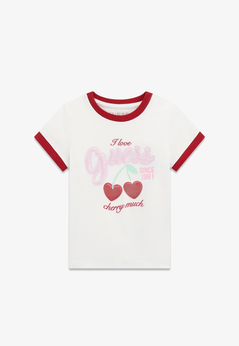Weißes T-Shirt mit kurzen Ärmeln und roten Ränder-Details, mit pinkem und rotem "Guess"-Schriftzug, Kirschgrafik und bestickten Akzenten.