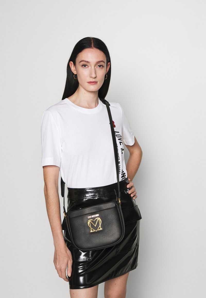 Love Moschino SCARF CROSSBODY SADDLE Across body bag nero/black