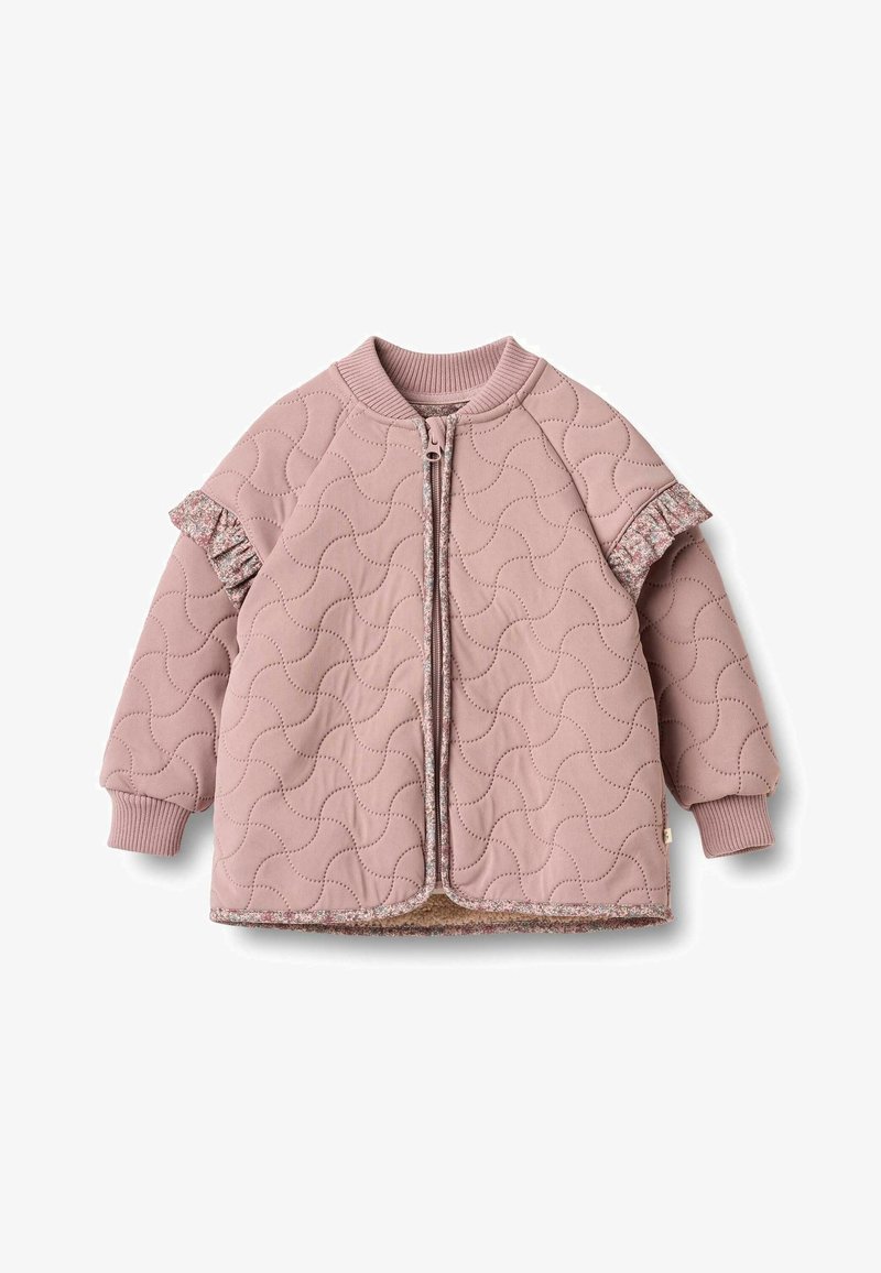 Giacca imbottita rosa con zip frontale, colletto a coste e ornamenti arricciati testurizzati sulle maniche. Fodera morbida e dettagli di cucitura scallop.