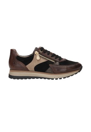 Baskets en cuir et daim marron et noir avec des lacets noirs, détail de fermeture éclair dorée et semelle beige clair ; bout arrondi et accents texturés.