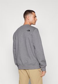 The North Face M DREW PEAK REGULAR CREW - Sudadera - medium grey heather