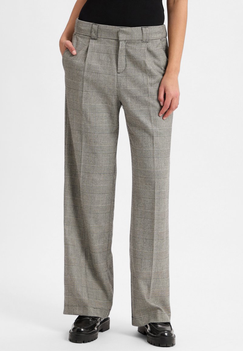 Karierte weite Hosen in Grau und Schwarz, mit hoher Taille, Falten und seitlichen Taschen, aus einem strukturierten gewebten Stoff gefertigt.
