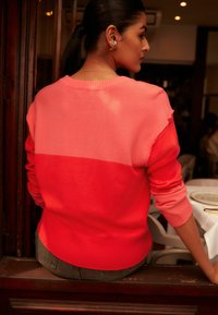 Next WEEKEND SLOGAN BLOCK  - Pulóver - mottled pink