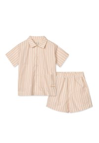 Ensemble de pyjama à manches courtes, avec col, en beige doux à rayures blanches ; comprend une chemise à boutons avec poche et un short élastique assorti.
