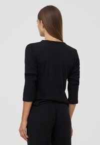 Terranova A CON SCOLLO  - Maglietta a manica lunga - nero