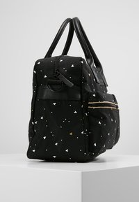 Kidzroom DIAPERBAG - Previjalna torba - black