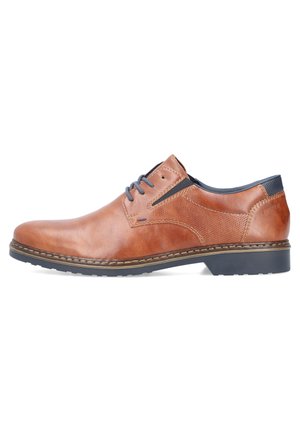 Chaussure en cuir brun avec une finition lisse, semelle en caoutchouc, couture minimaliste et accents bleus. Dispose d'un système de laçage et d'un panneau latéral texturé.