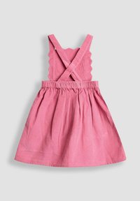 Rochie din corduroy roz cu bretele ondulate, talie elasticizată și fustă evazată. Textură netedă cu un design ușor.