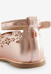 Baker by Ted Baker - Baleriny z zapięciem
