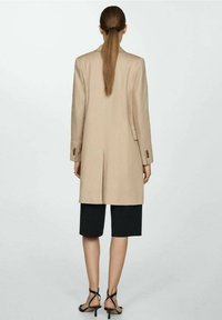 Mango Korte frakker - beige