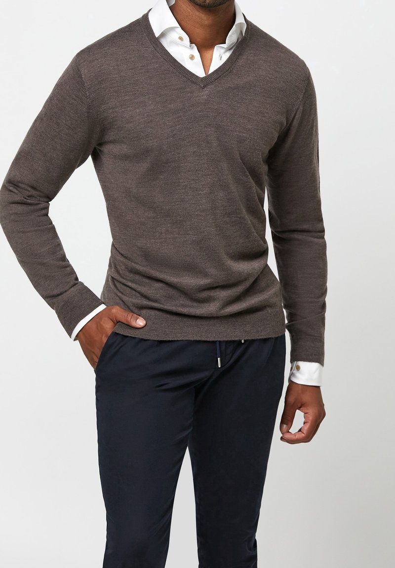 PROFUOMO Stickad tröja - taupe